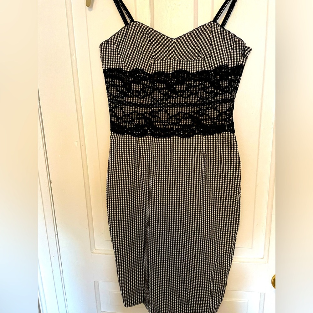 Guess spaghetti strap check dress w sweetheart neckline & lace detail size 5/6